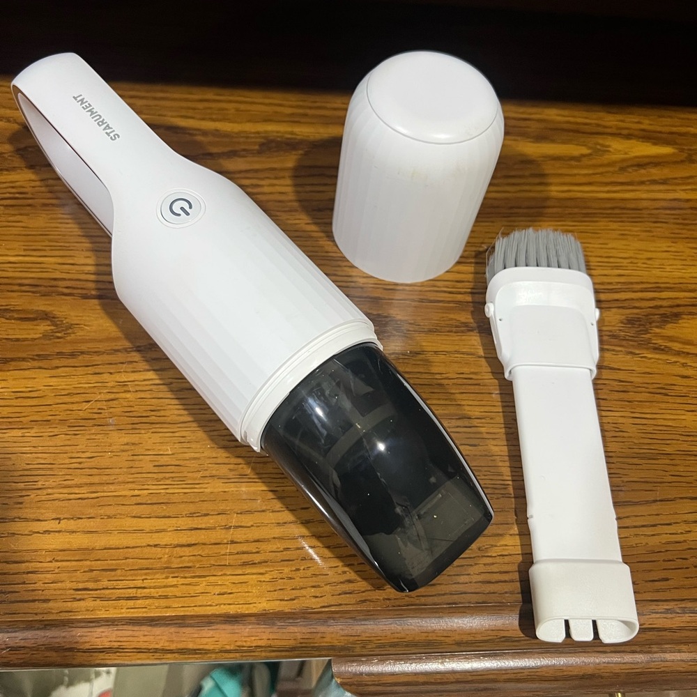 Handheld car vaccum